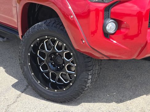 Used 2018 Toyota 4Runner SR5 Premium AWD/4WD image 3