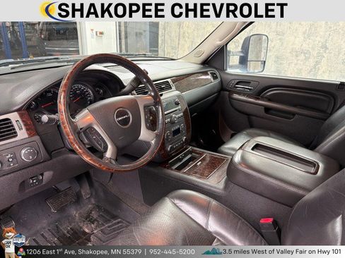 Used 2011 GMC Sierra 2500 Denali w/ Suspension Package, Off-Road image 5