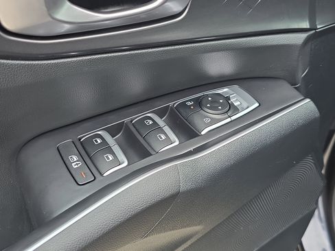 Certified 2025 Kia Sorento LX image 21