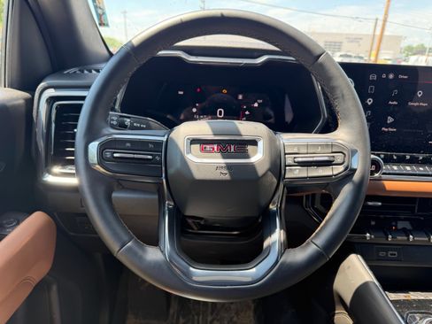 Used 2023 GMC Canyon AT4 w/ AT4 Premium Package AWD/4WD image 15