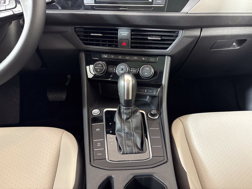Used 2021 Volkswagen Jetta R-Line w/ R-Line Cold Weather Package FWD image 24