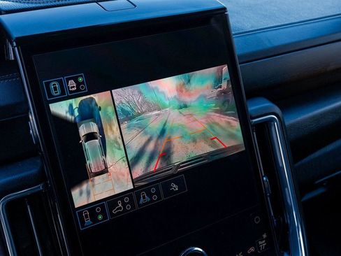 Used 2025 GMC Yukon Denali image 18