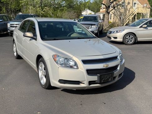 Used 2012 Chevrolet Malibu LS FWD image 2