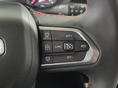 Used 2024 Jeep Compass Trailhawk image 12