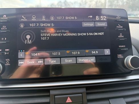 Used 2021 Honda Accord Touring image 19