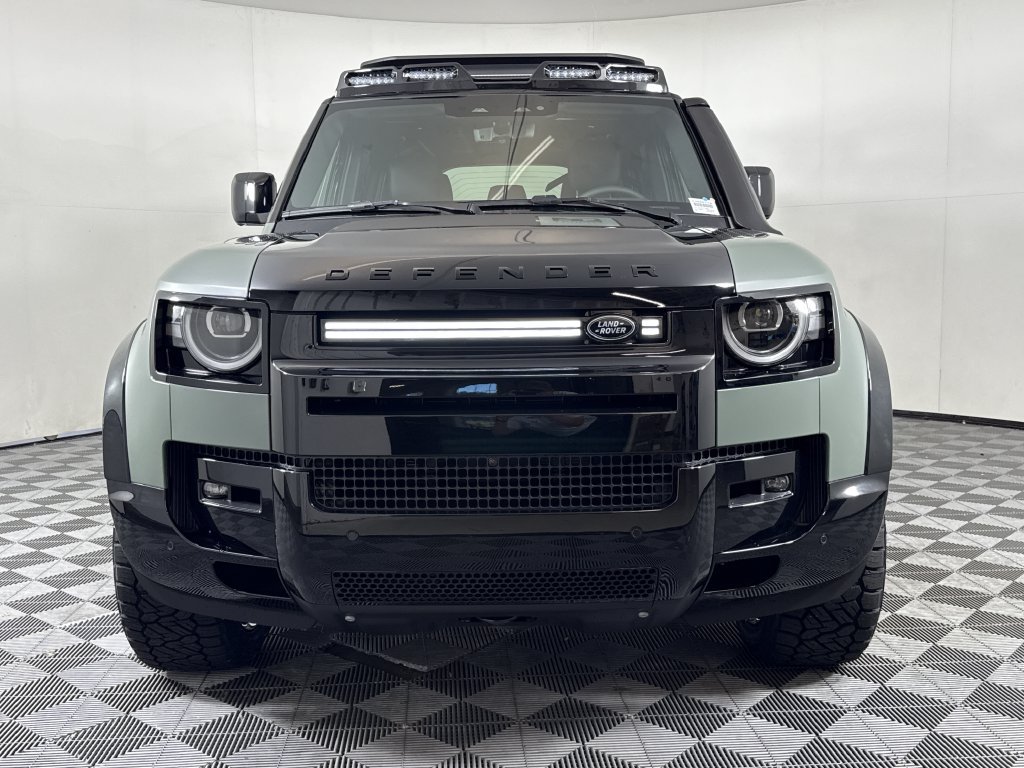 New 2026 Land Rover Defender 110 AWD/4WD image 10