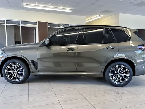 Used 2026 BMW X5 xDrive40i w/ M Sport Package AWD/4WD image 7