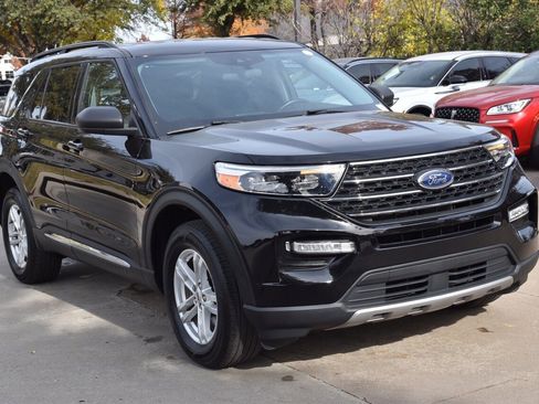 Certified 2023 Ford Explorer XLT w/ Equipment Group 202A image 4