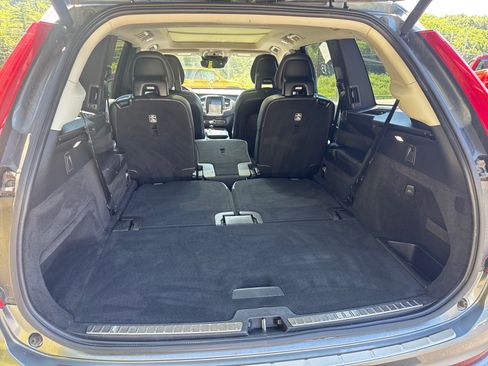 Used 2020 Volvo XC90 T6 Momentum w/ Protection Package Premier AWD/4WD image 6