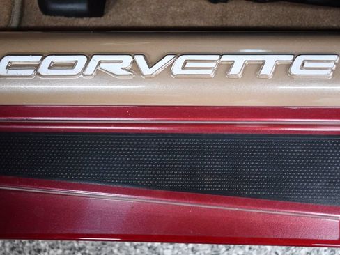 Used 2002 Chevrolet Corvette Coupe w/ Preferred Equipment Group2 RWD image 19