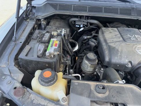 Used 2015 Nissan Titan SV w/ SV Value Truck Package image 14