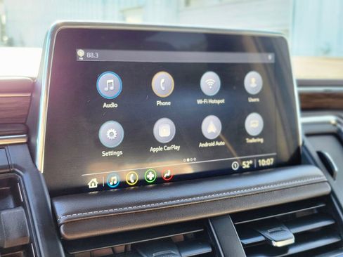 Used 2021 Chevrolet Suburban Z71 w/ Z71 Off-Road Package image 19