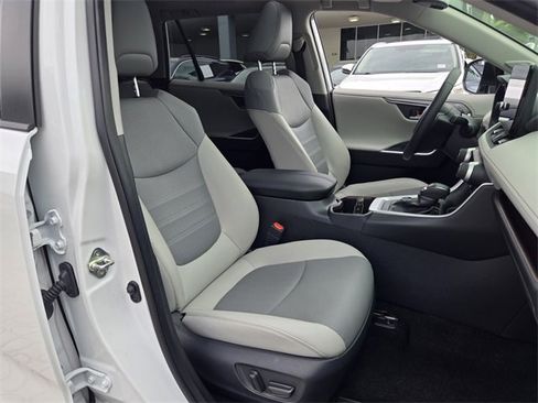 Used 2024 Toyota RAV4 Limited image 21