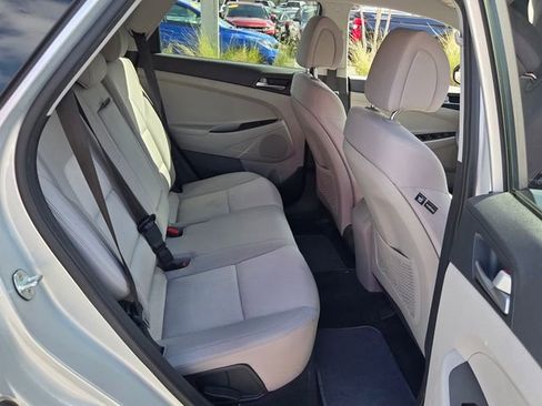 Used 2018 Hyundai Tucson SEL image 16