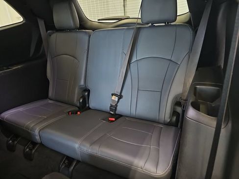 Used 2023 Buick Enclave Essence AWD/4WD image 37