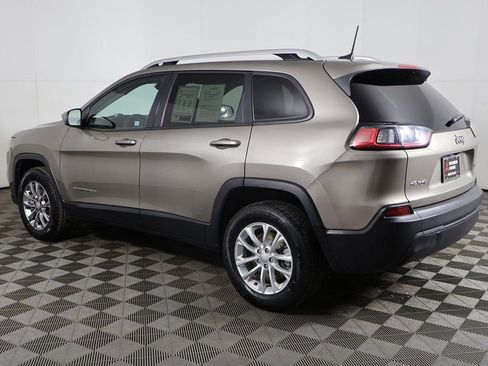 Used 2021 Jeep Cherokee Latitude AWD/4WD image 10
