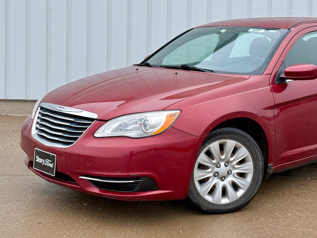 Used 2012 Chrysler 200 LX FWD image 2