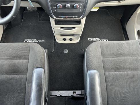 Used 2015 Dodge Grand Caravan American Value Package w/ UConnect Hands-Free Group image 14