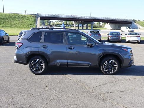 Used 2025 Subaru Forester Limited w/ Popular Package #1 AWD/4WD image 9