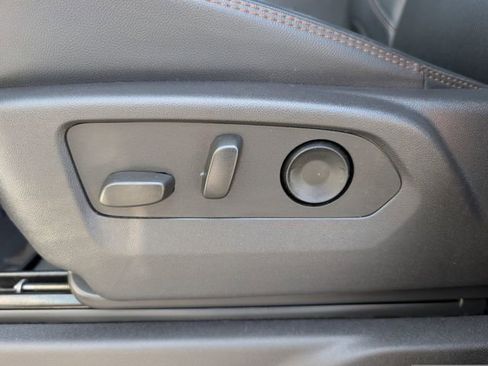 Used 2024 GMC Sierra 2500 AT4 w/ AT4 Premium Plus Package image 15