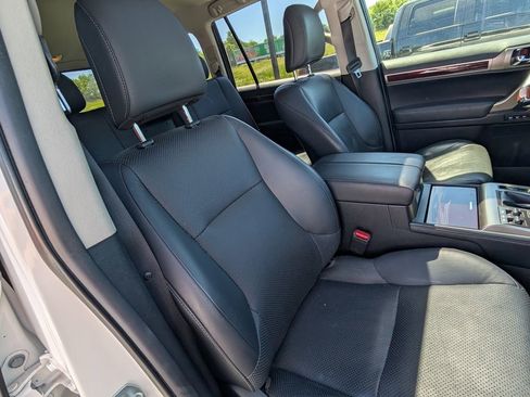 Used 2019 Lexus GX 460 Luxury AWD/4WD image 13
