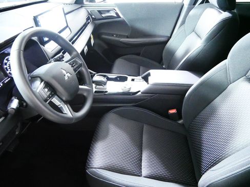 New 2026 Mitsubishi Outlander ES AWD/4WD image 4