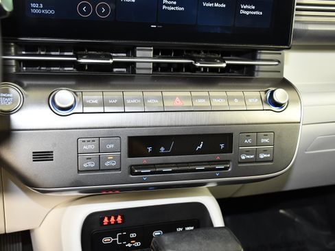 Used 2025 Hyundai Kona SEL AWD/4WD image 29