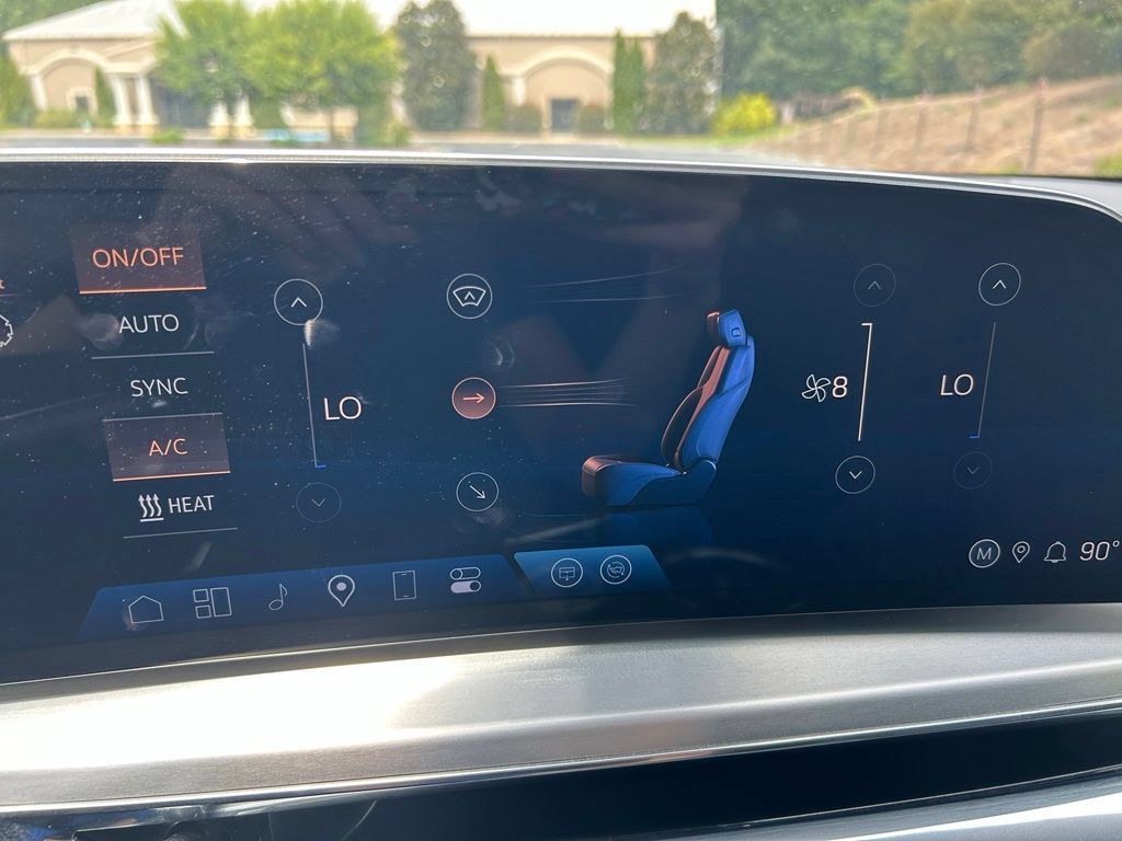 Used 2024 Cadillac Lyriq Sport AWD/4WD image 30