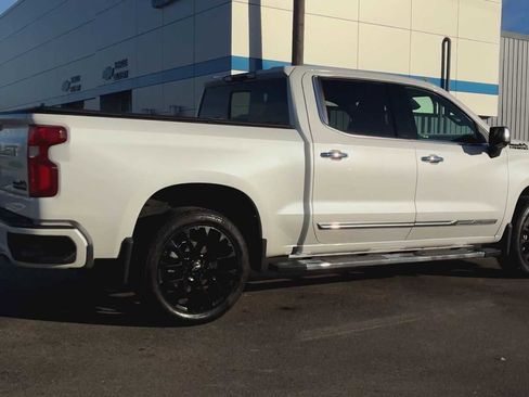 Used 2023 Chevrolet Silverado 1500 High Country image 3