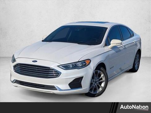 Used 2019 Ford Fusion SEL image 1