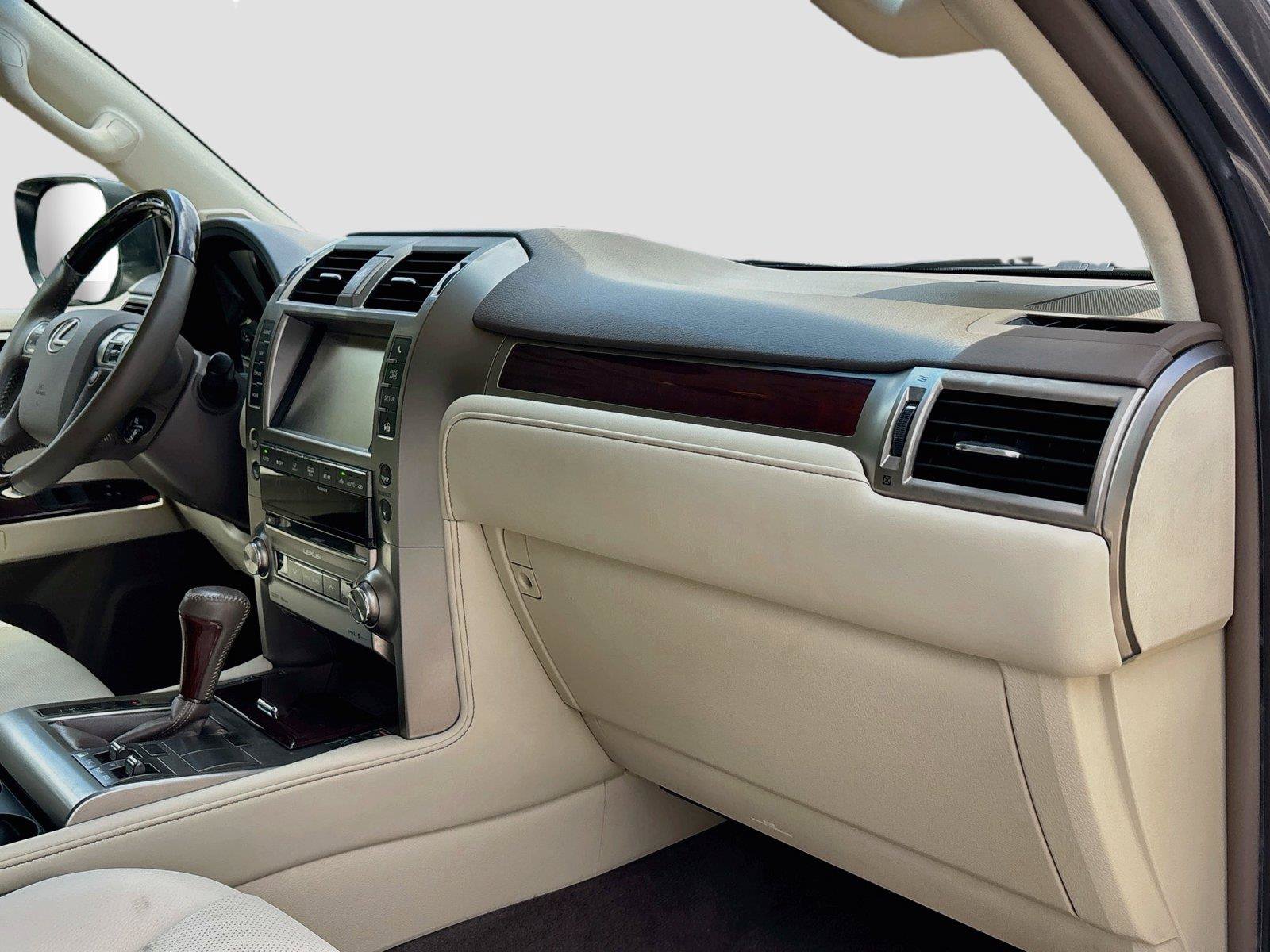 Used 2019 Lexus GX 460 Premium w/ Premium Package AWD/4WD image 27