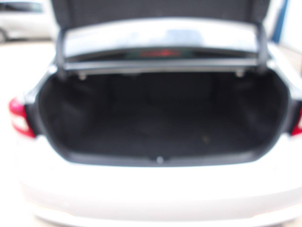 Used 2015 Hyundai Sonata SE w/ Option Group 02 FWD image 25