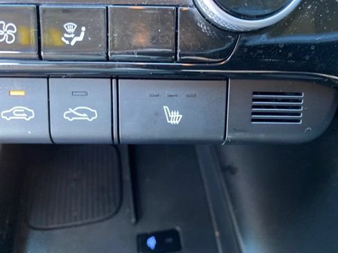 Used 2025 Hyundai Elantra SEL FWD image 11