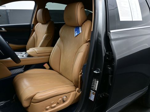 Certified 2024 Genesis GV80 2.5T w/ Prestige Package image 11