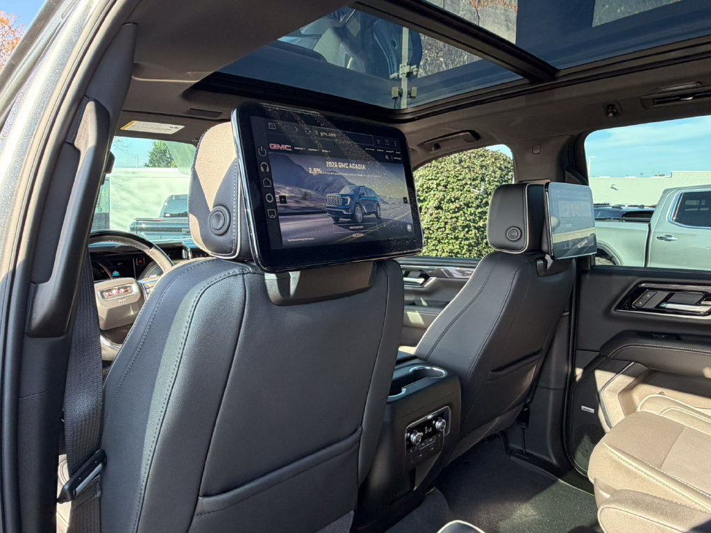 Certified 2026 GMC Yukon XL Elevation w/ Elevation Premium Package AWD/4WD image 37