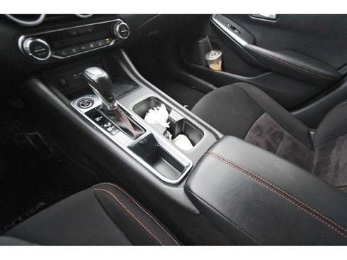 Used 2025 Nissan Sentra SR FWD image 21