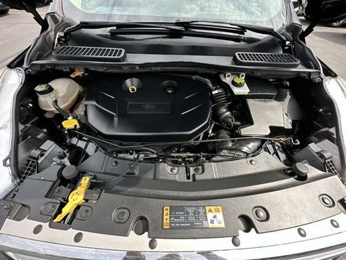 Used 2018 Ford Escape Titanium w/ Ford Safe & Smart Package AWD/4WD image 29