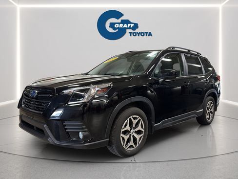 Used 2023 Subaru Forester Premium AWD/4WD image 2