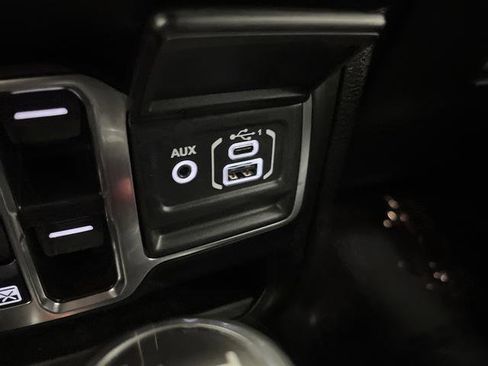 Used 2024 Jeep Wrangler High Altitude image 23