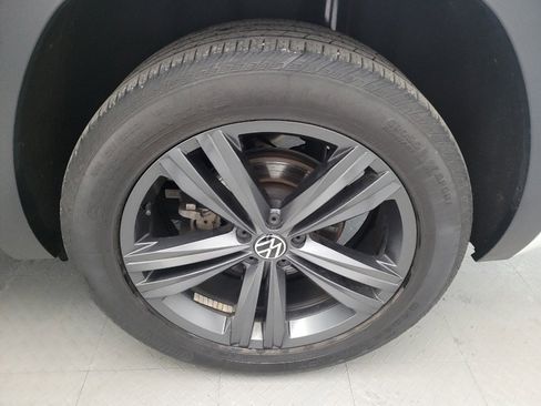 Used 2021 Volkswagen Atlas Cross Sport SE image 31