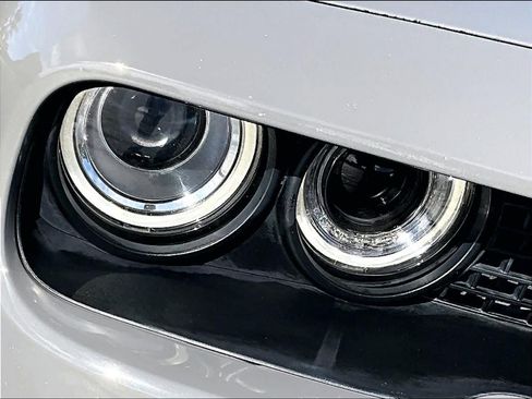 Used 2017 Dodge Challenger SRT Hellcat RWD image 30