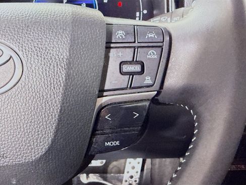 Used 2025 Toyota Camry SE w/ Convenience Package FWD image 15