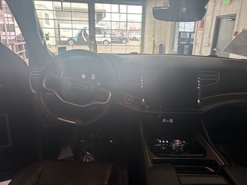 Used 2023 Jeep Wagoneer L Series II image 19