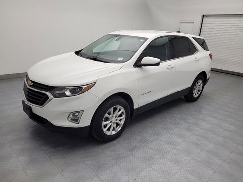 Used 2019 Chevrolet Equinox LT image 2