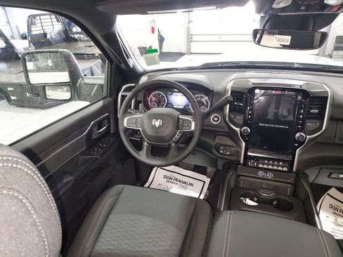 New 2026 RAM 2500 Big Horn AWD/4WD image 15