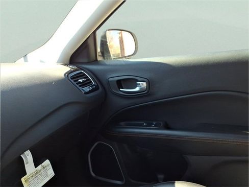 Used 2020 Jeep Compass Limited w/ Trailer Tow Group image 23