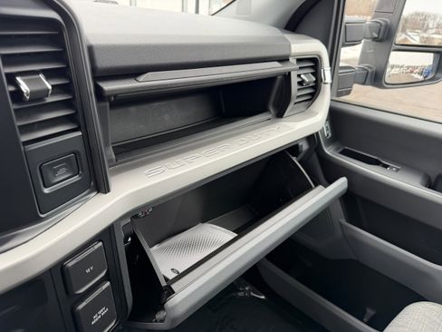 Certified 2025 Ford F250 XLT w/ Snow Plow Prep Package image 25