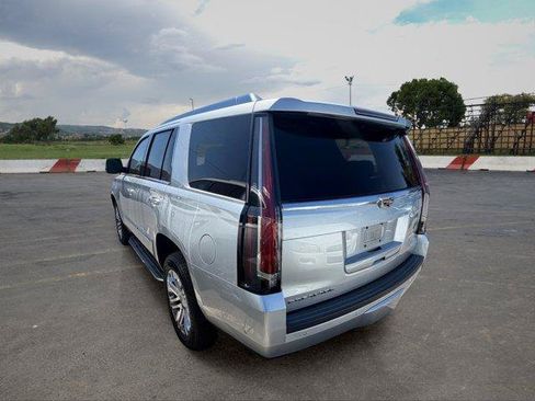 Used 2020 Cadillac Escalade 4WD image 4