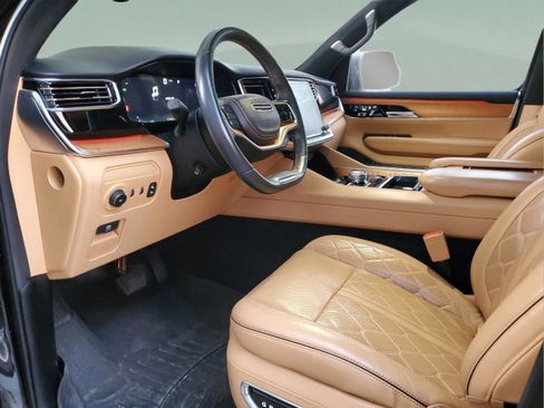 Certified 2022 Jeep Grand Wagoneer Series III w/ Rear Seat Video Group 1 image 16