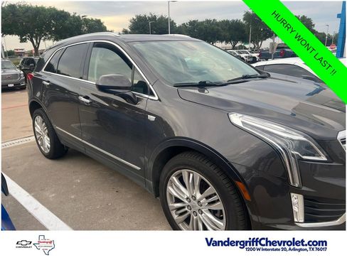 Used 2018 Cadillac XT5 Premium Luxury FWD image 3